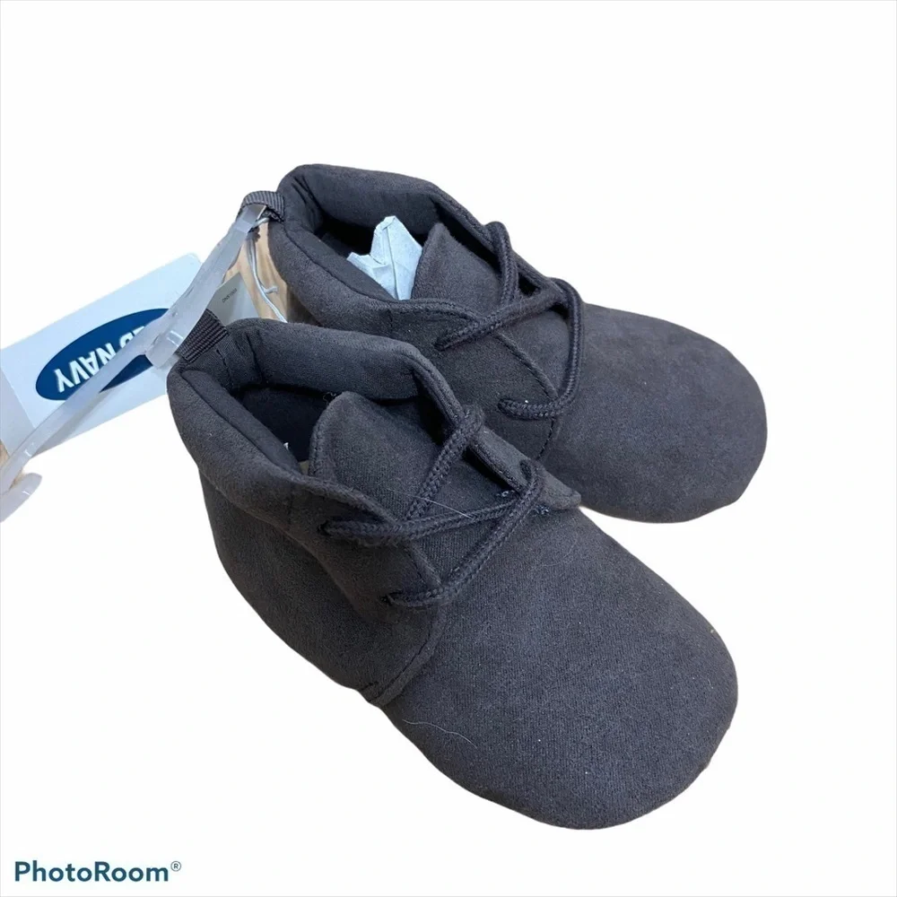 Old Navy Baby Brown Gray Chukka Boots NWT 6-12 mos
